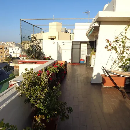 Lovely Penthouse With Private Sun Terrace Between Valletta And Sliema Apartamento Ta Xbiex