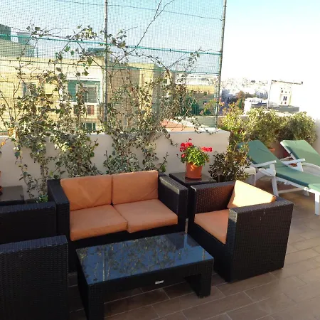 Lovely Penthouse With Private Sun Terrace Between Valletta And Sliema Apartamento Ta Xbiex
