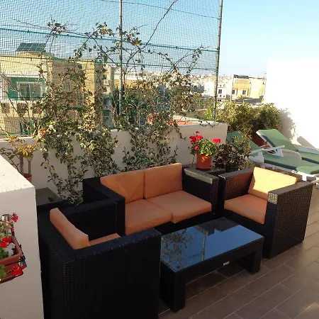 Lovely Penthouse With Private Sun Terrace Between Valletta And Sliema Apartamento Ta Xbiex